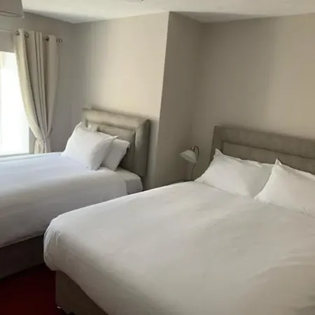 Madelines * Tinahely