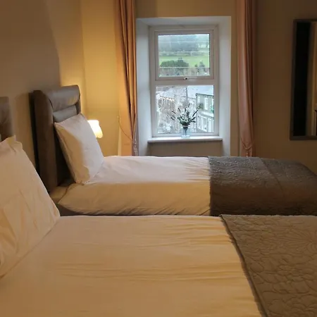 Madelines * Tinahely