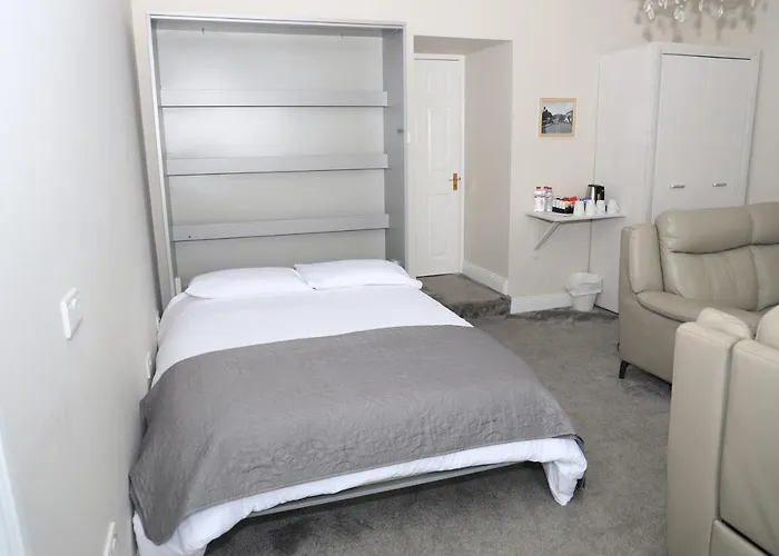 Madelines Guest house *